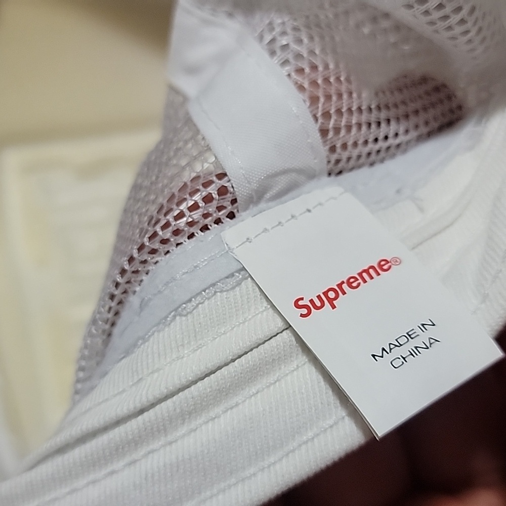 Supreme staMped mesh 5 panel - Picture 4 of 5